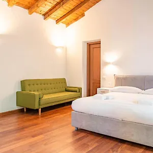 appartamento-le-guglie-in-piazza-castello-centro-storico.italymilanhotels.net/